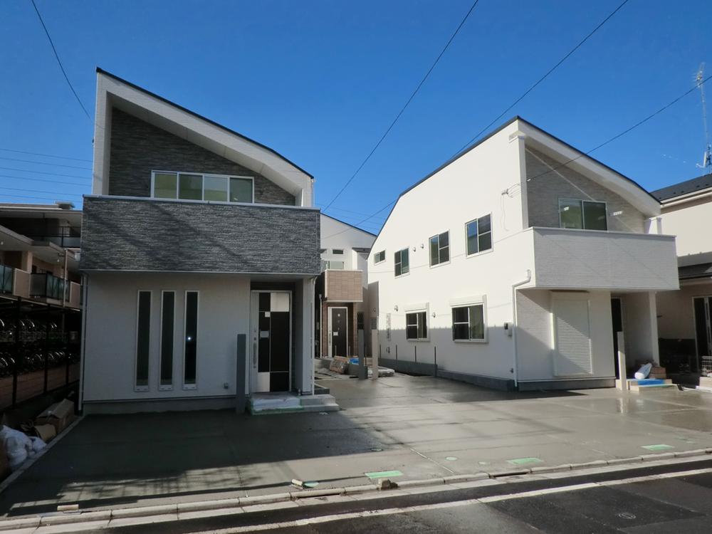 Local photos, including front road. Local (12 May 2013) Shooting Local appearance is a picture. All building scaffolding was out. It is very refreshing cityscape in east 6m contact road.