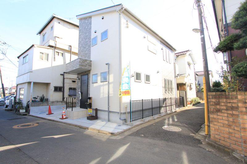 Local appearance photo. Hoya New construction