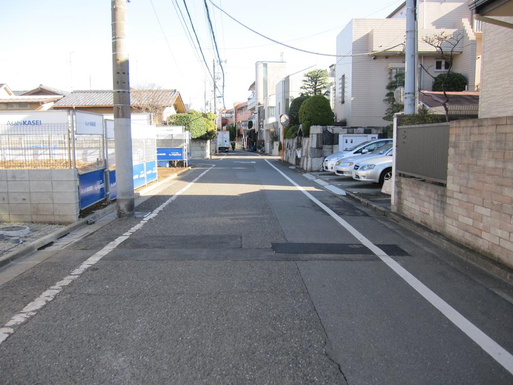 Local photos, including front road. Local (12 May 2013) Shooting