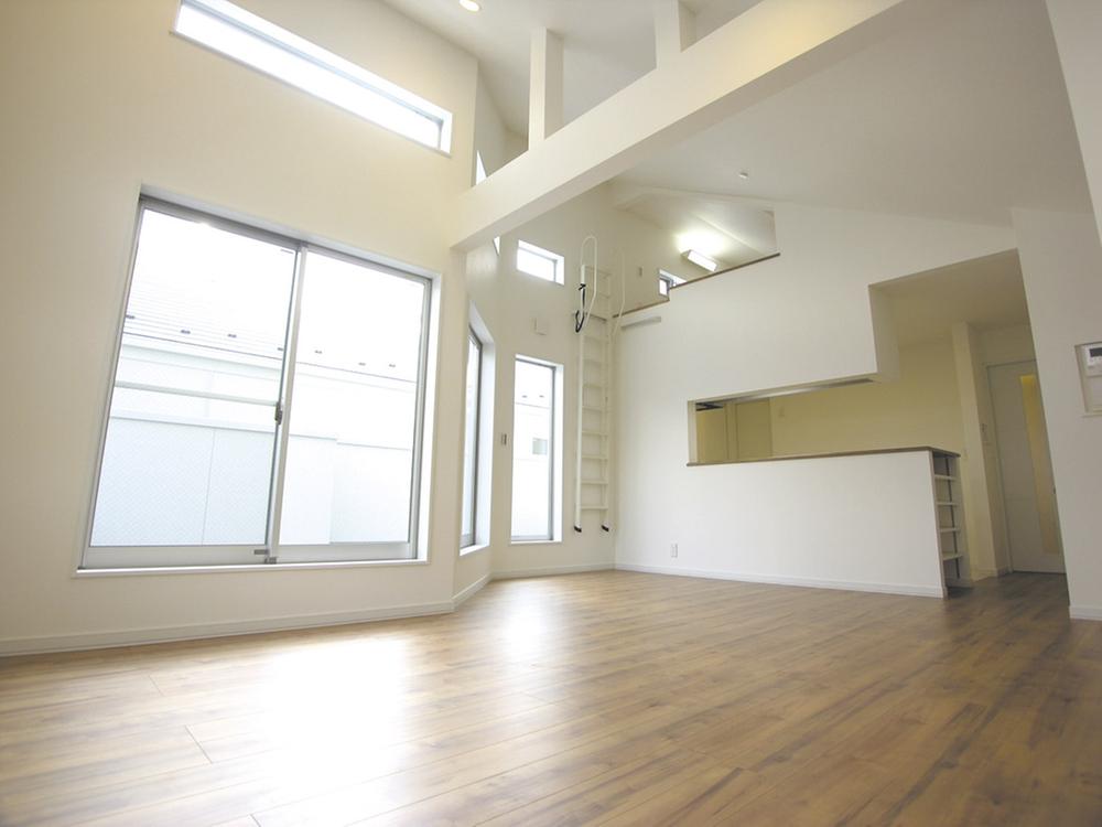 Same specifications photos (living). - Per under construction [Same specifications Photos] It will be -