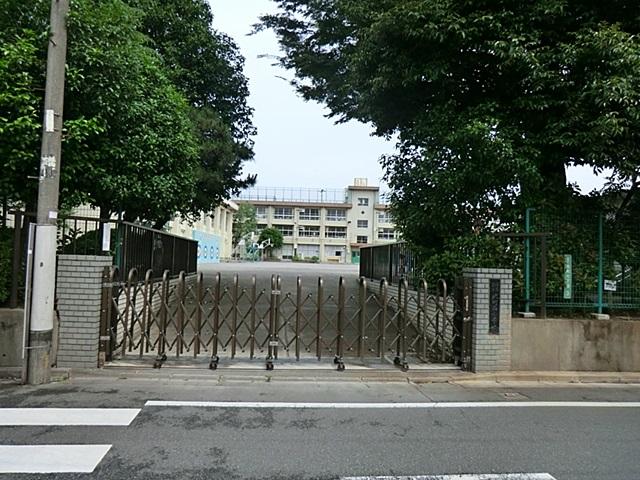 Primary school. 395m to Nerima Tatsukita-cho, Nishi Elementary School