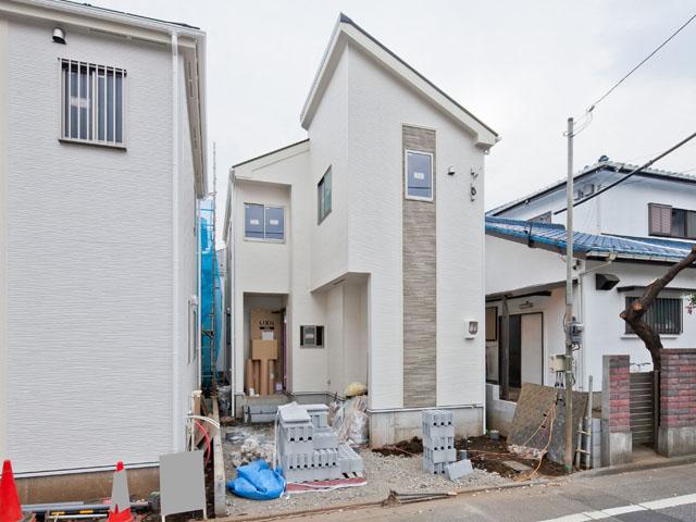 Local appearance photo. Local (11 May 2013) Shooting