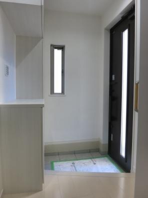 Entrance. Local (12 May 2013) Shooting