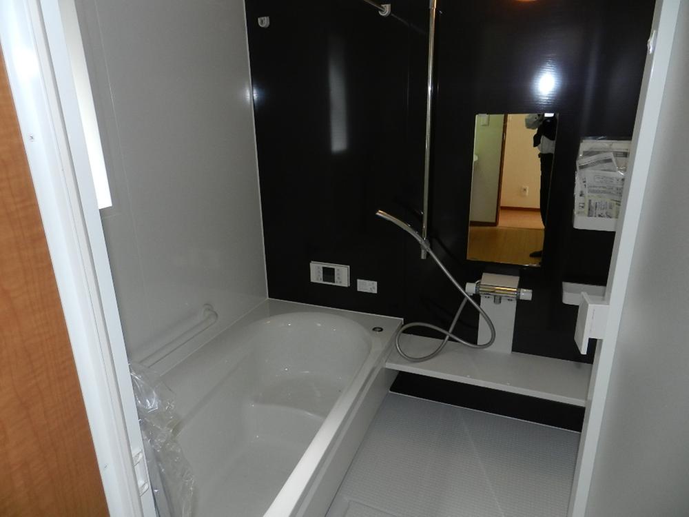 Same specifications photo (bathroom). With same specifications dryer