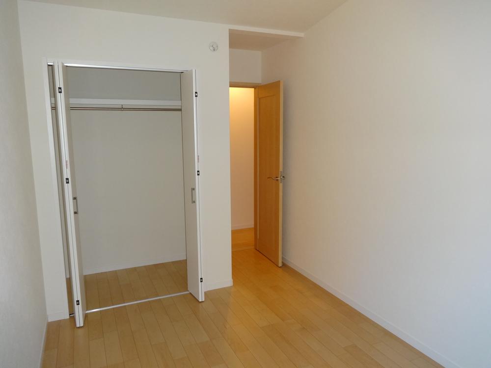 Non-living room. Indoor (11 May 2013) Shooting