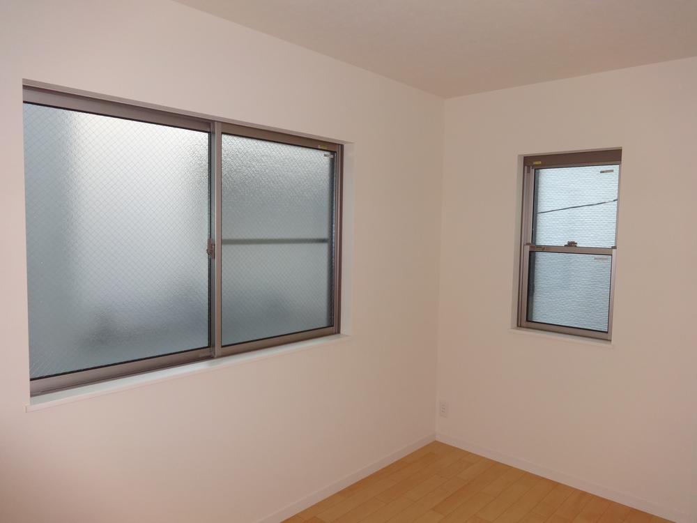 Non-living room. Indoor (11 May 2013) Shooting