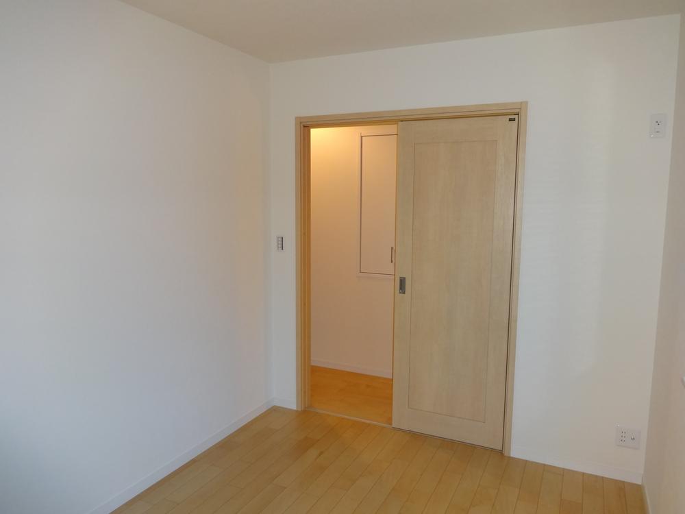 Non-living room. Indoor (11 May 2013) Shooting