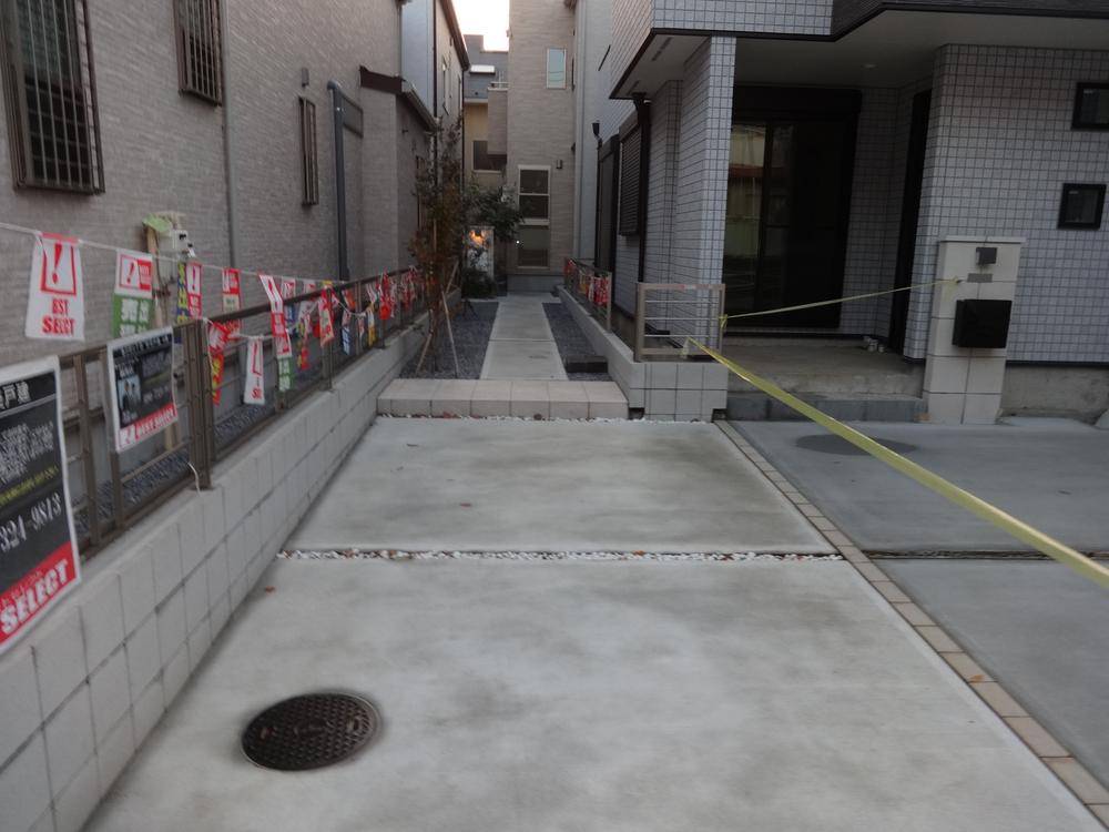 Parking lot. Local (11 May 2013) Shooting