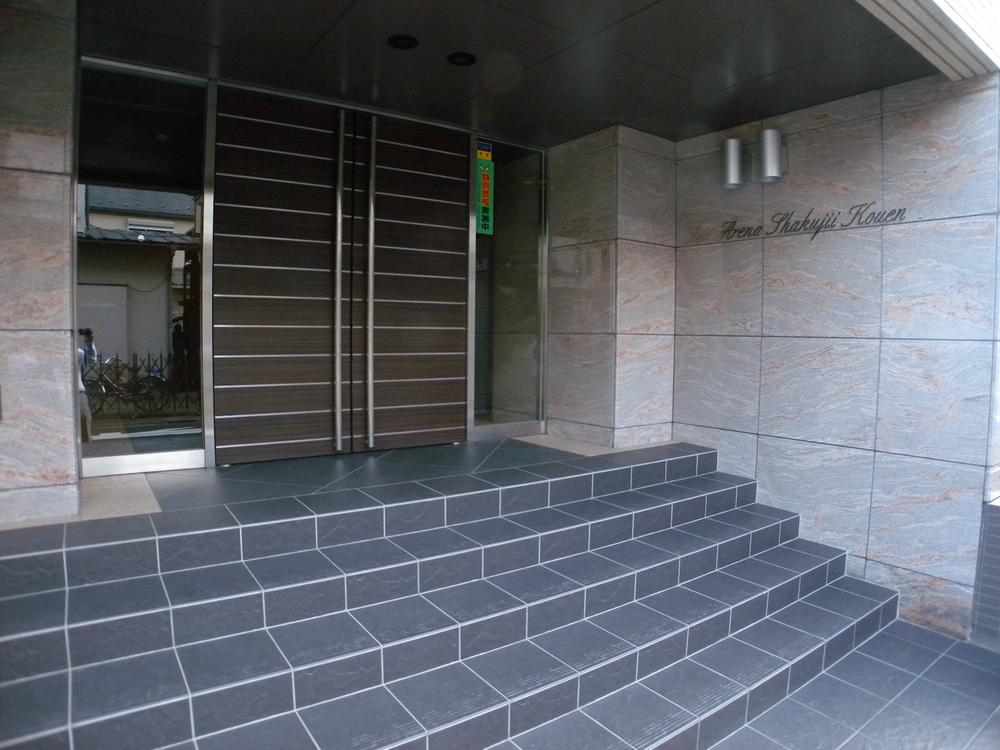 Entrance. Common areas