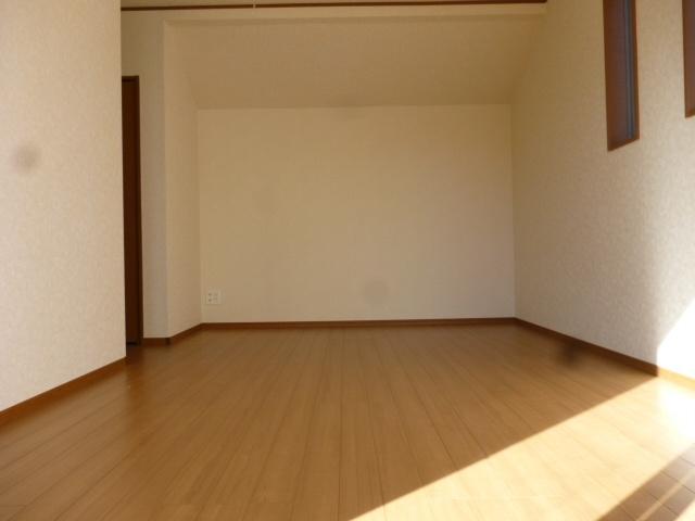 Non-living room. 8.7 Pledge. 