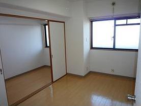 Living and room. Reference photograph (is another room photo. )