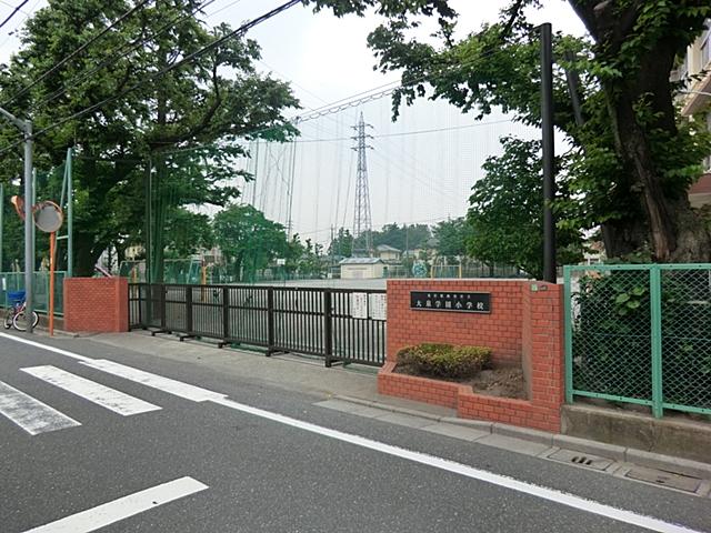 Primary school. 454m to Nerima Oizumigakuen Elementary School