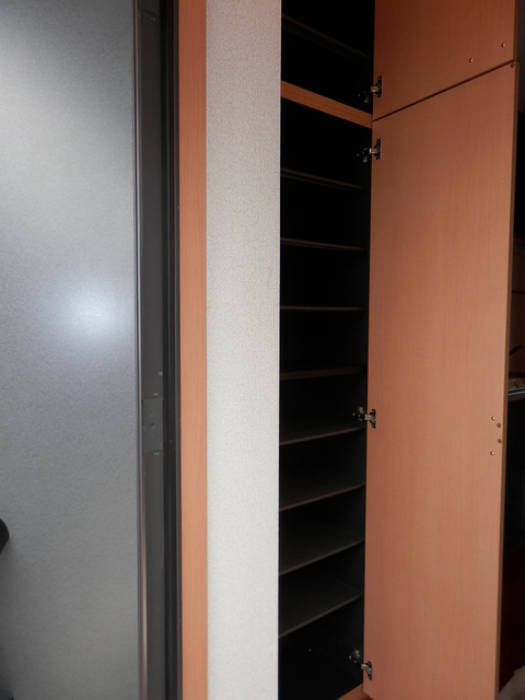 Entrance. ◆ Shoe box ◆