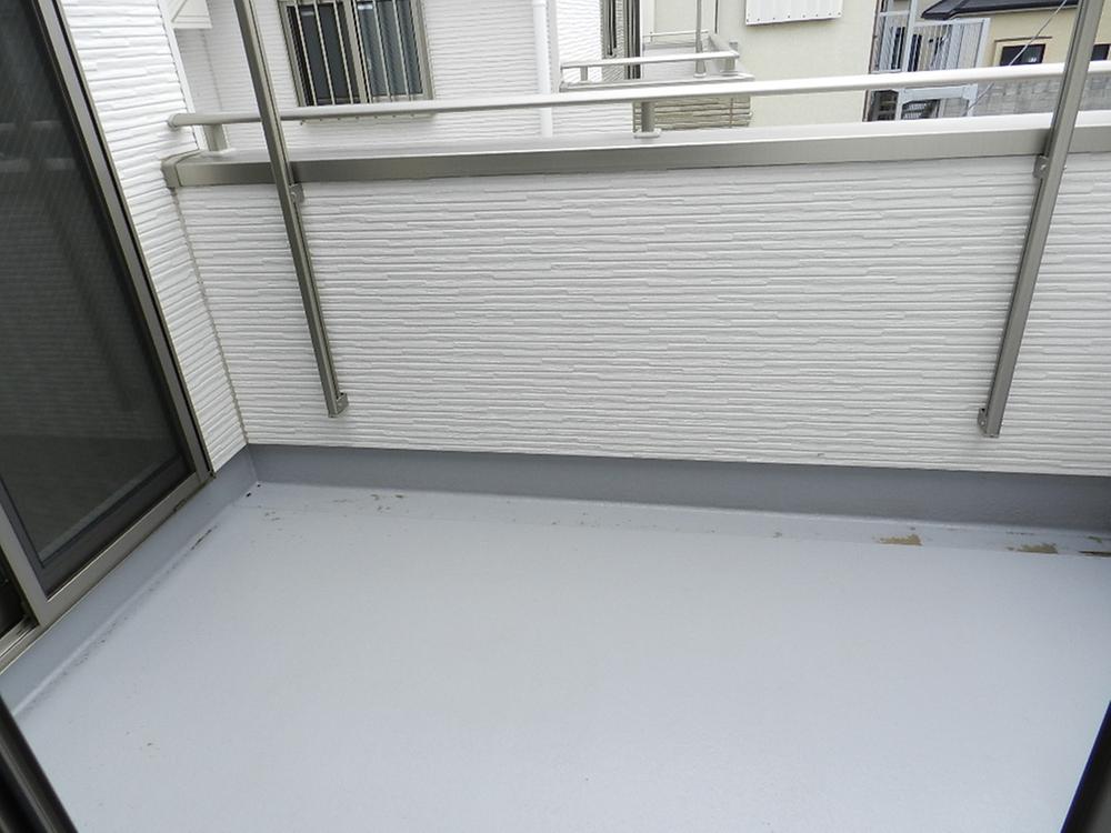 Balcony. Same specifications, Facing south