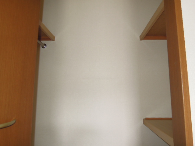 Receipt. Happy walk-in closet