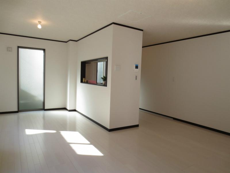 Same specifications photos (living). Same specifications