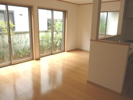 Same specifications photos (appearance). Indoor photo (August 23, 2013) Shooting