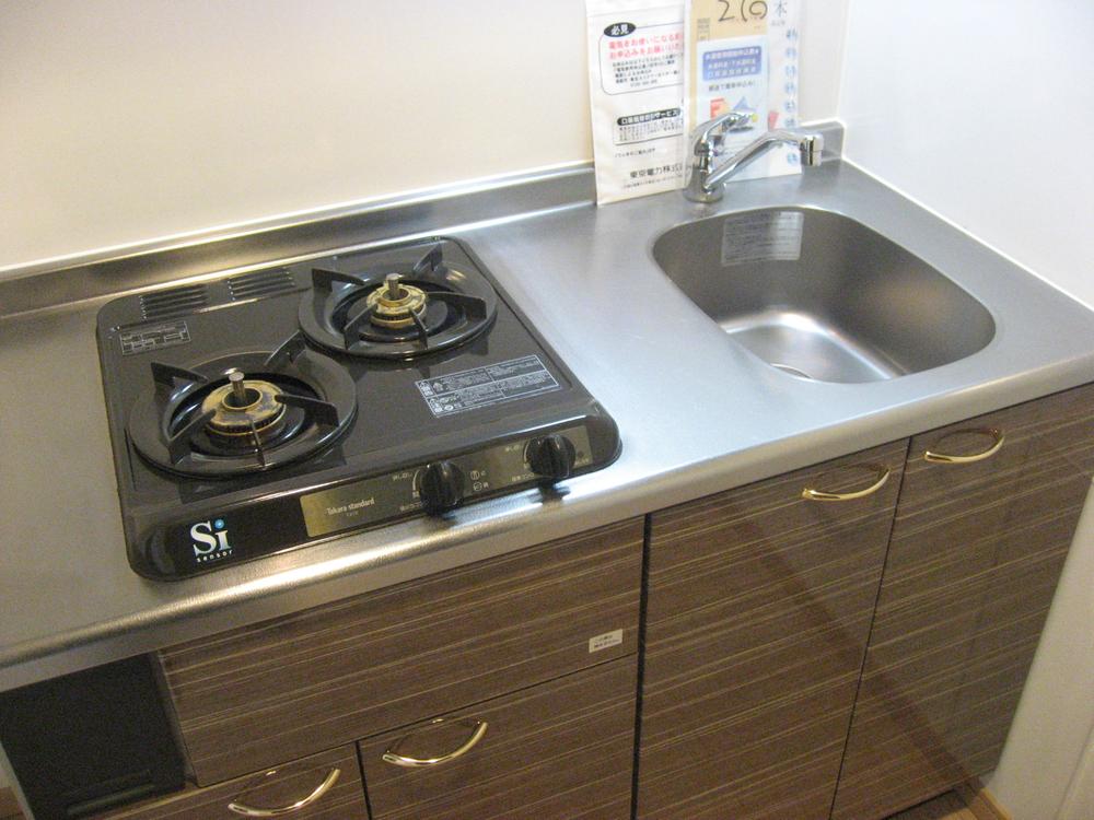 Kitchen. Indoor (11 May 2013) Shooting