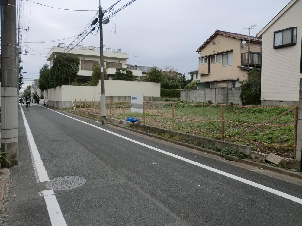 Local photos, including front road. Local (11 May 2013) Shooting