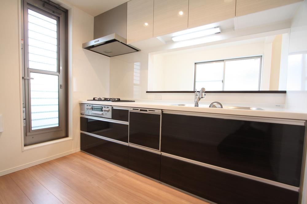 Kitchen. Local (12 May 2013) Shooting