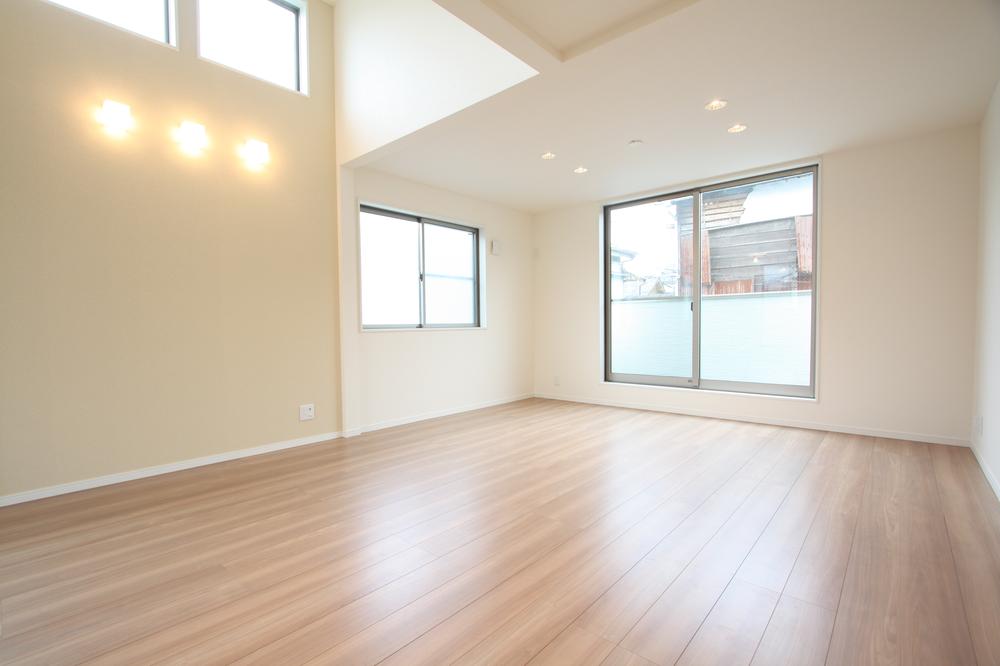 Living. Local (12 May 2013) Shooting