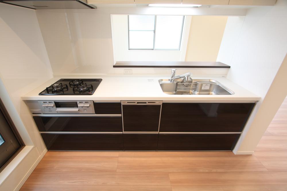 Kitchen. Local (12 May 2013) Shooting