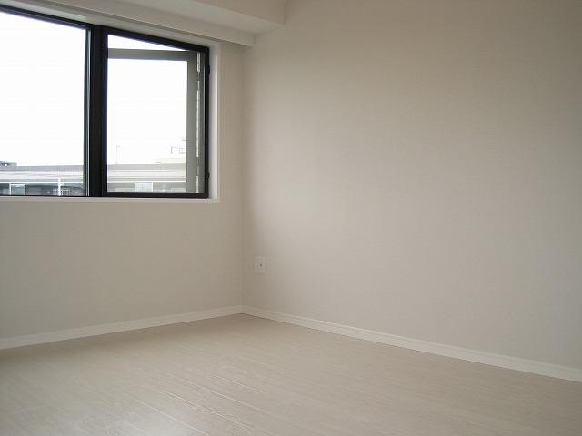 Non-living room. 7.1 Pledge of Western-style