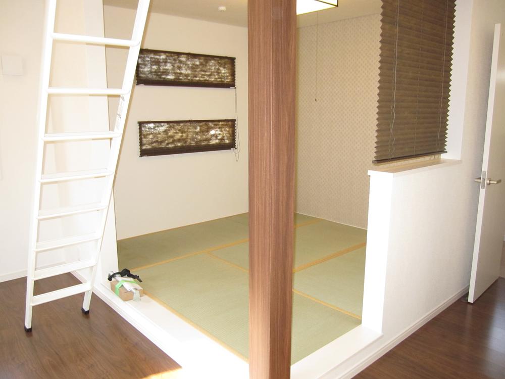 Non-living room. Indoor (12 May 2013) Shooting