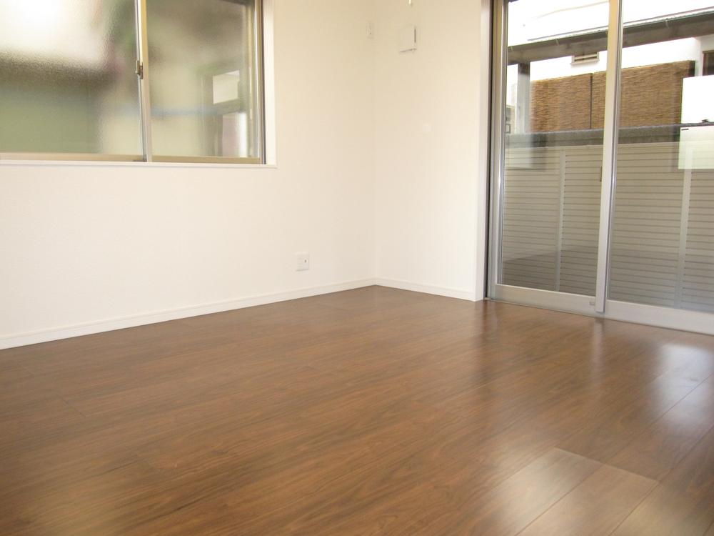 Non-living room. Indoor (12 May 2013) Shooting