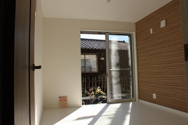 Non-living room. Indoor (11 May 2013) Shooting