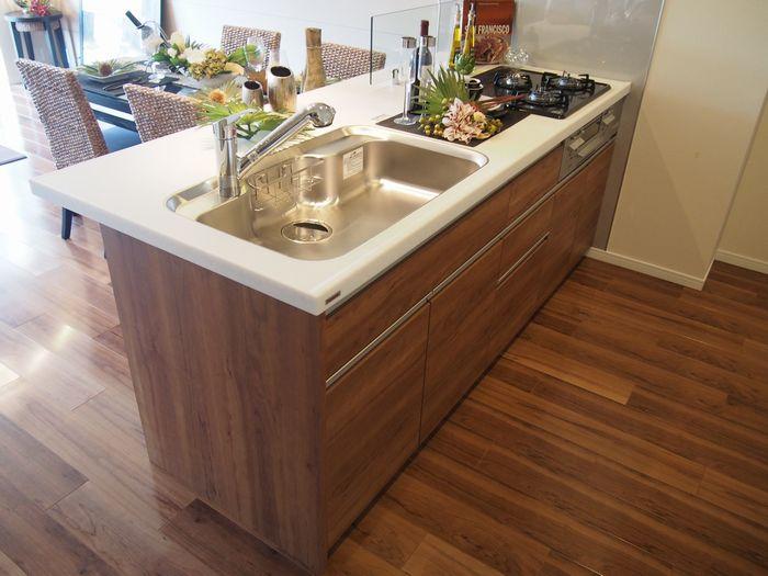 Kitchen. Indoor (12 May 2013) Shooting