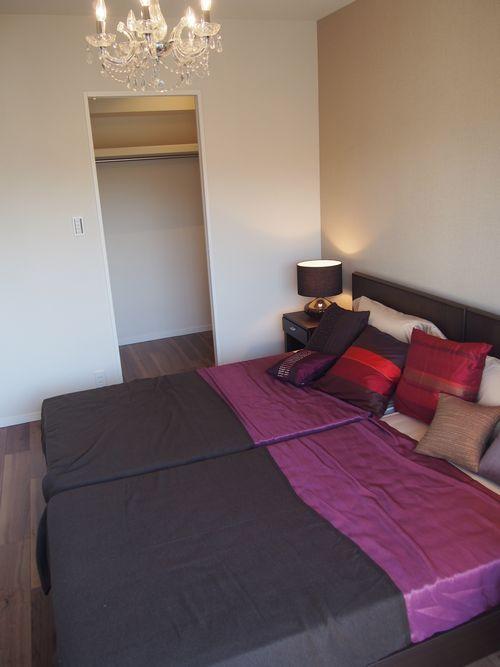 Non-living room. Indoor (12 May 2013) Shooting