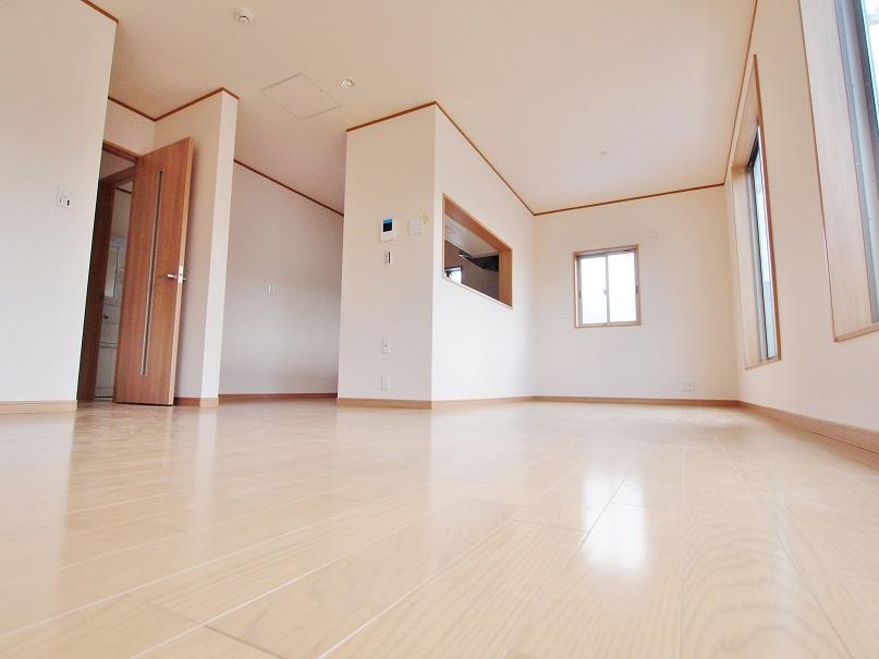 Same specifications photos (living). - Per under construction [Same specifications Photos] It will be -