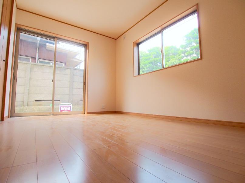 Non-living room. - Per under construction [Same specifications Photos] It will be -