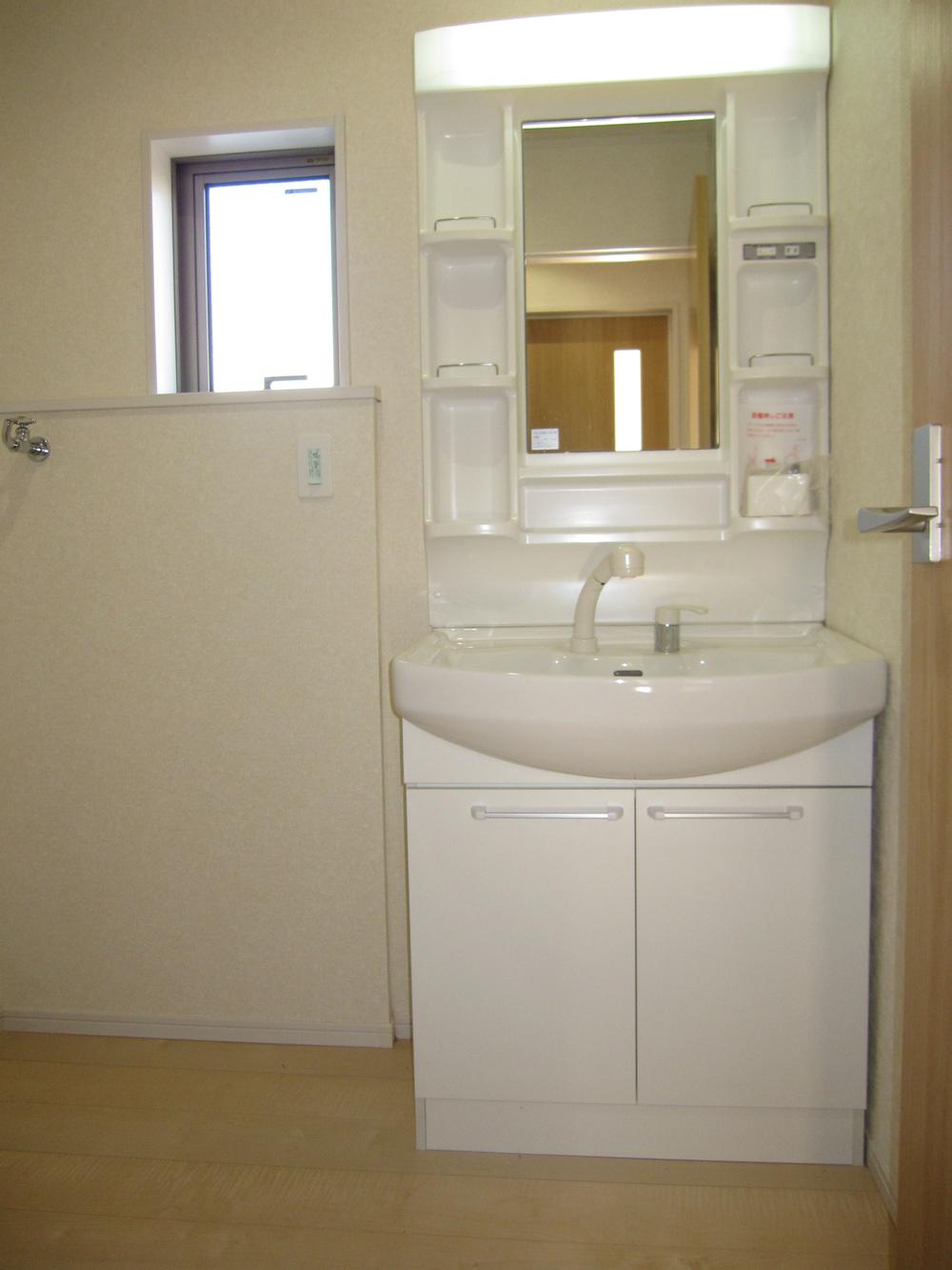 Wash basin, toilet. Indoor (12 May 2013) Shooting