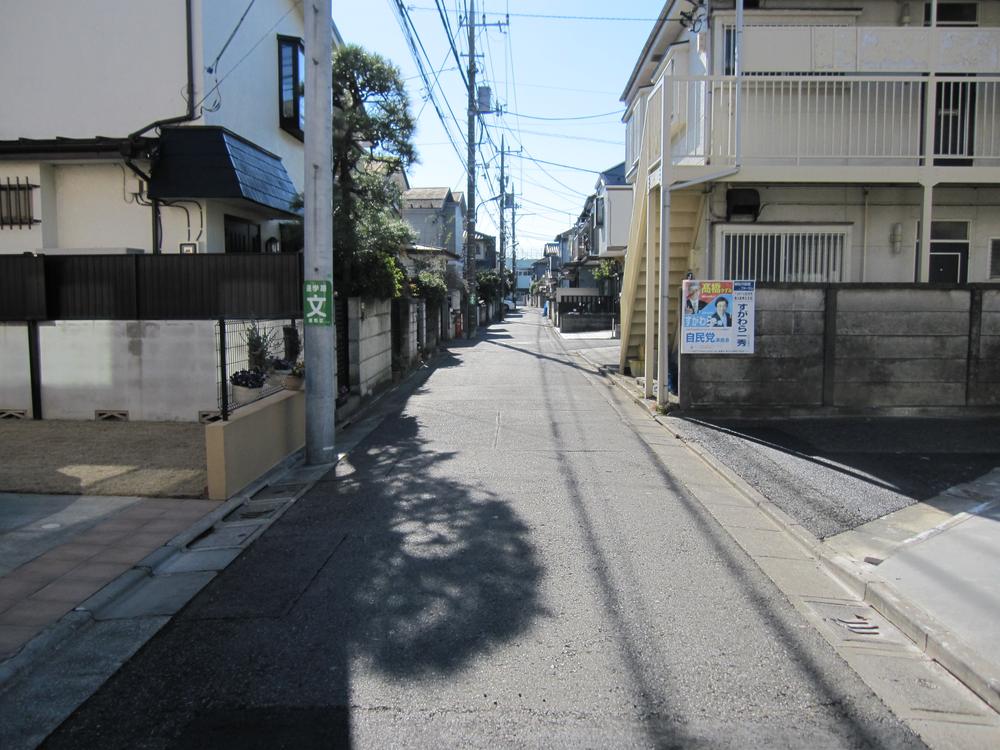 Local photos, including front road. Local (12 May 2013) Shooting