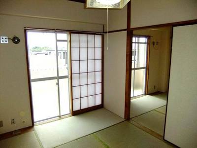 Living and room. South of bright Japanese-style room with shoji