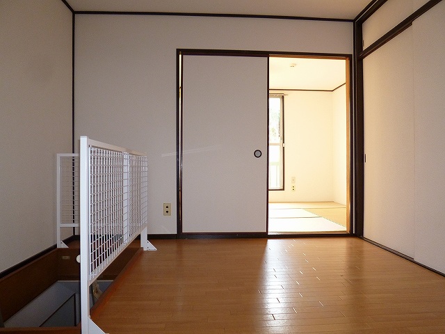 Living and room. 2F4.5 Pledge of Western-style!