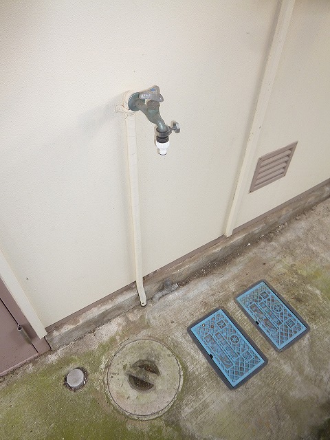 Other Equipment. This washing machine Storage!