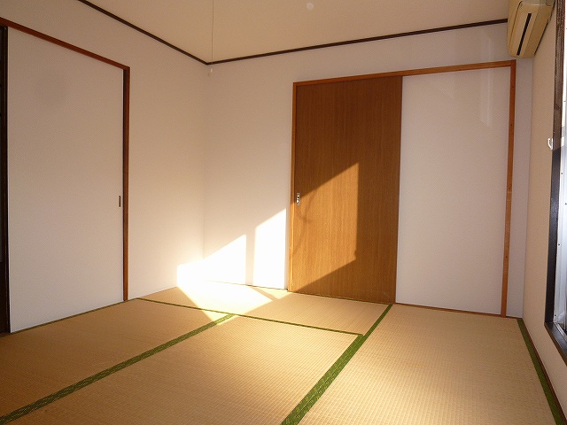 Living and room. Good per yang!