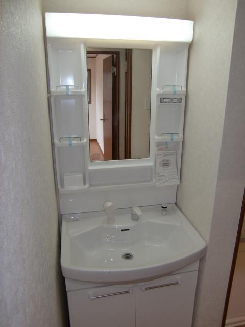 Wash basin, toilet. Shampoo dresser of the property, which was completed in earlier. This property also contains the same specifications.