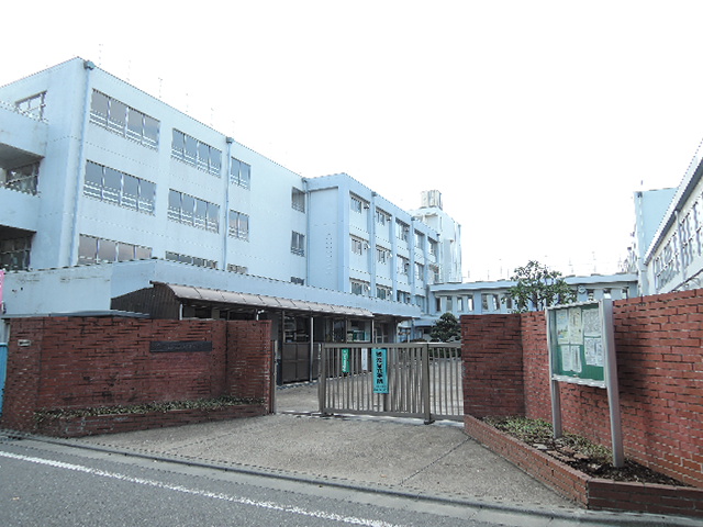 Junior high school. 516m to Nerima Miharadai junior high school (junior high school)