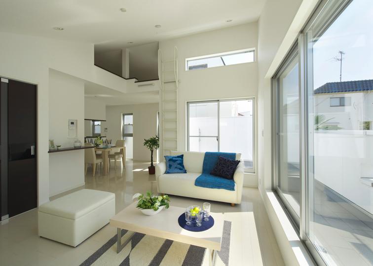 Living. 18.7 tatami LDK is floor heating