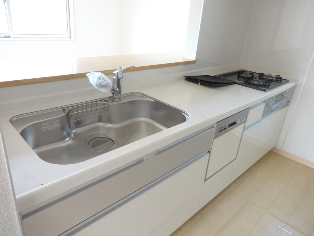 Kitchen. Indoor (12 May 2013) Shooting