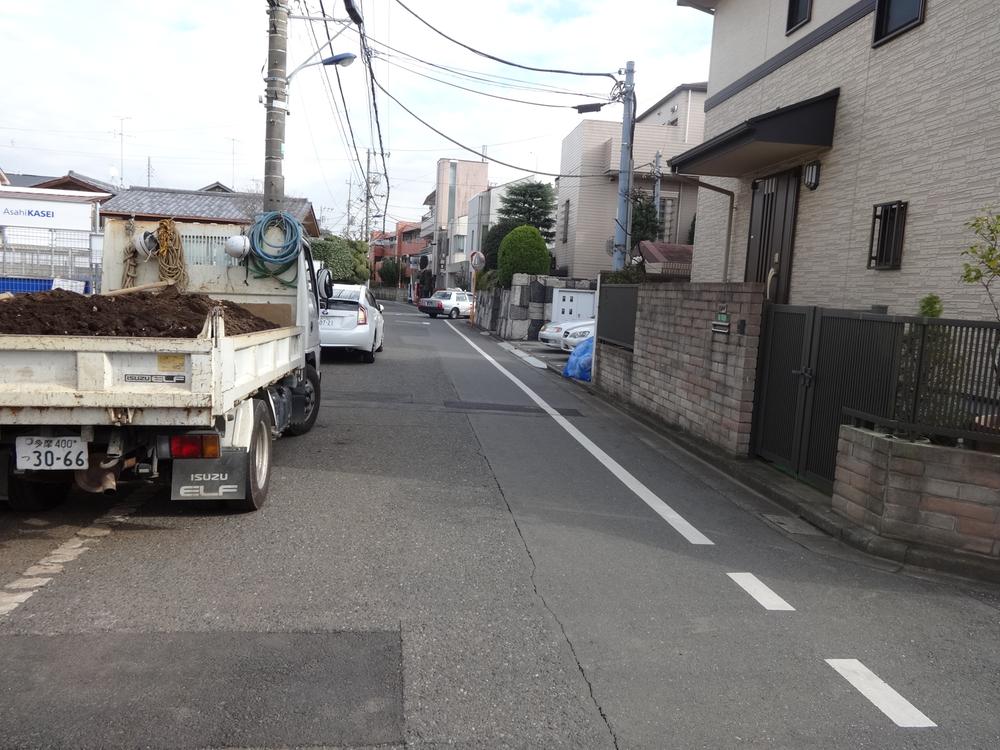 Local photos, including front road. Local (12 May 2013) Shooting