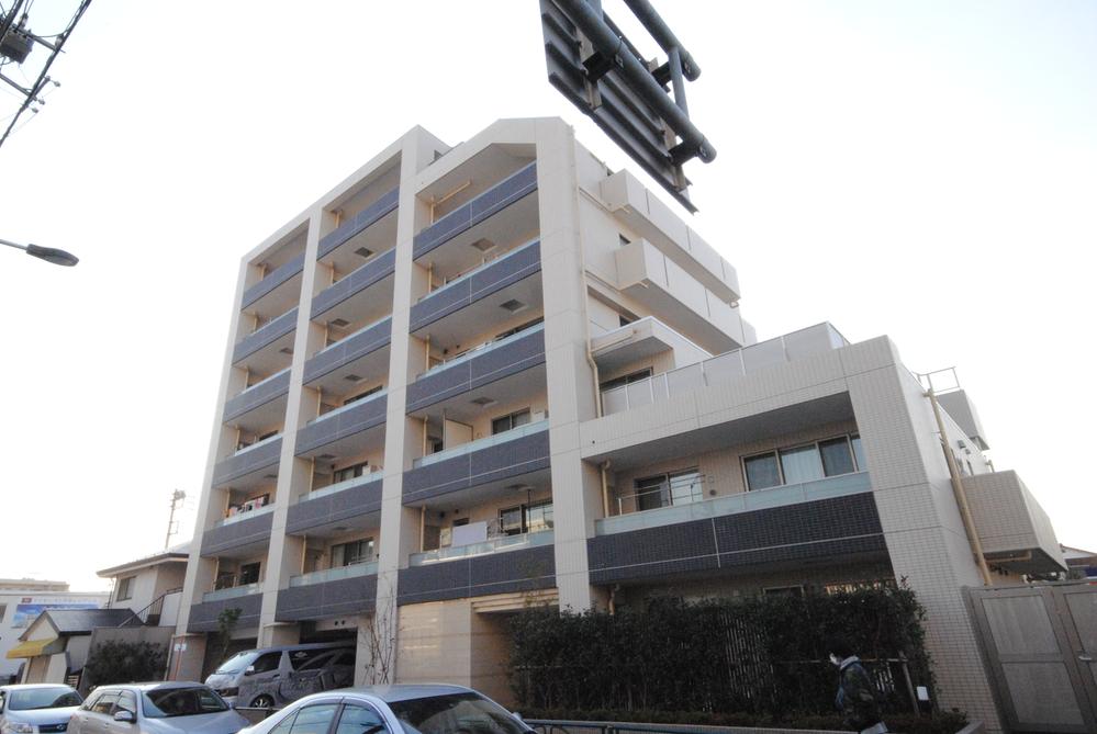 Local appearance photo. Local (12 May 2013) Shooting