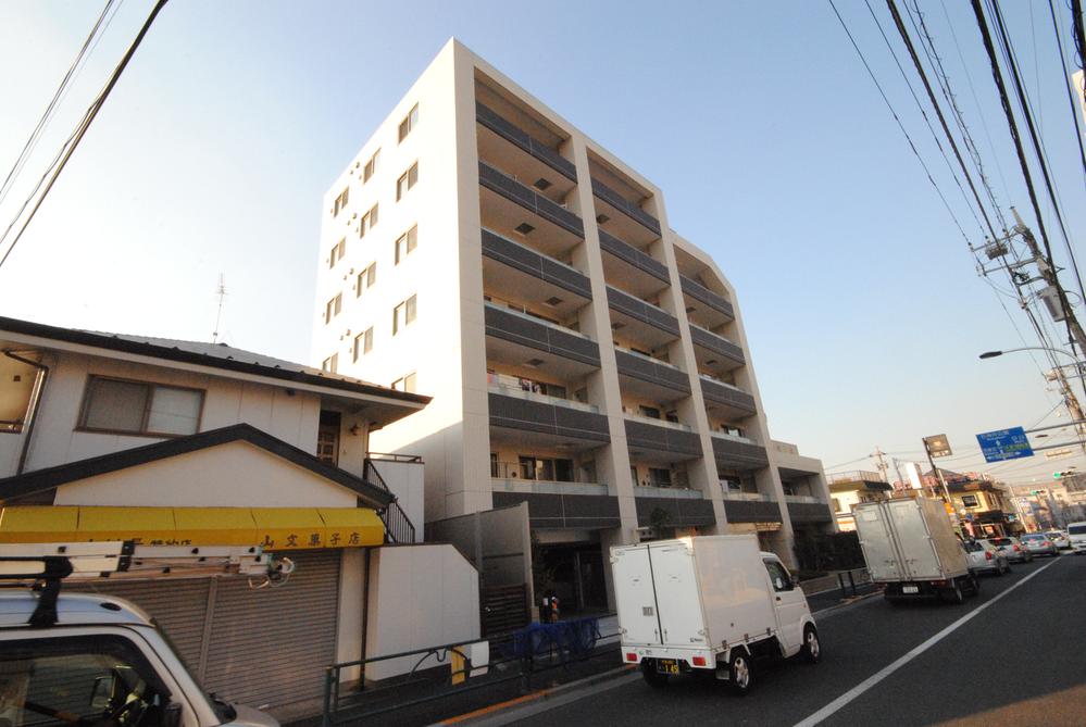 Local appearance photo. Local (12 May 2013) Shooting