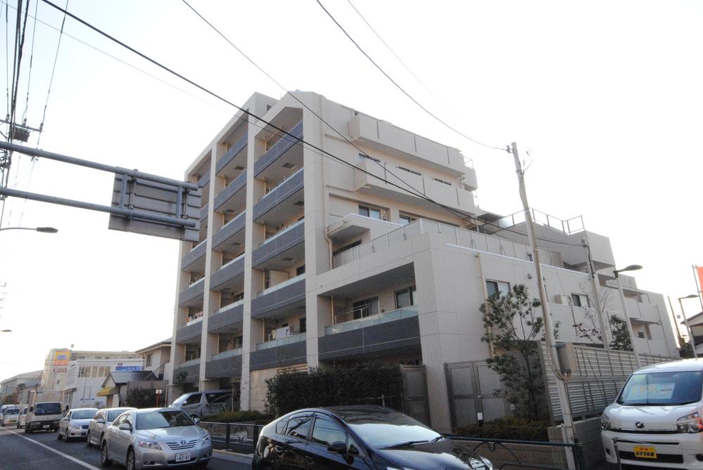 Local appearance photo. Local (12 May 2013) Shooting