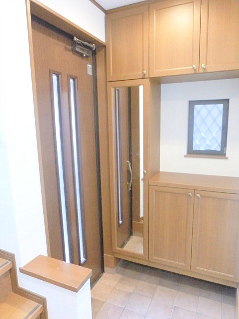 Entrance. Entrance hall