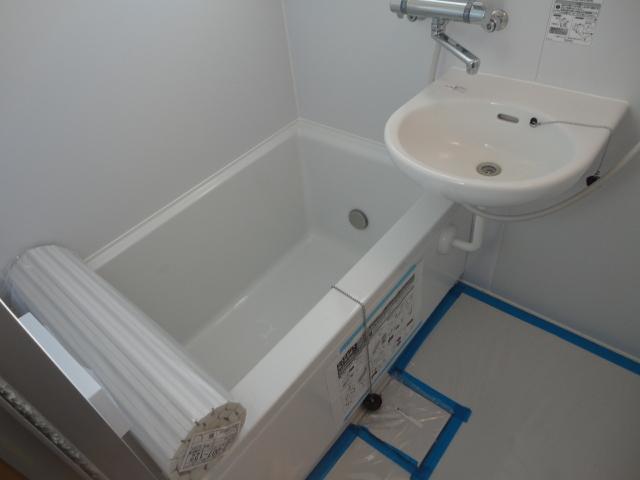 Bathroom. Indoor (112 2013) Shooting